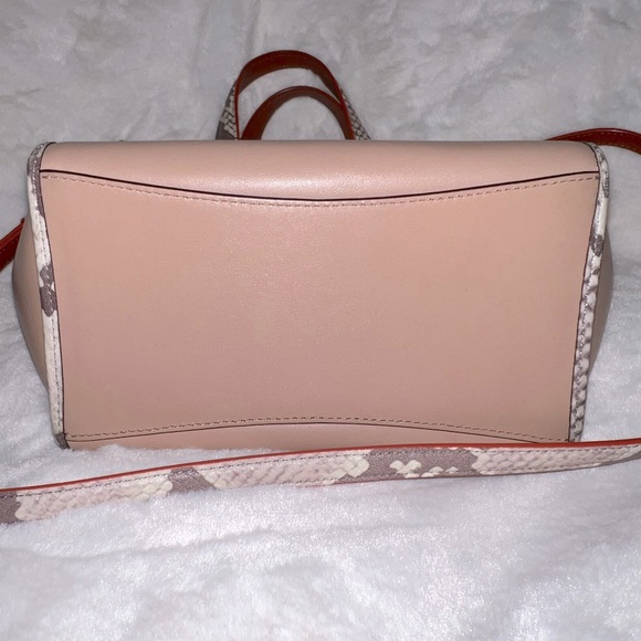 Pink leather Coach purse - Picture 3 of 9